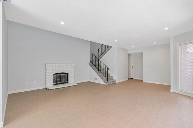 Foto del edificio - 390 Grovewood Loop N