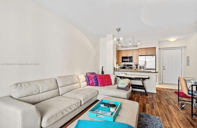 Foto del edificio - 1830 Radius Dr
