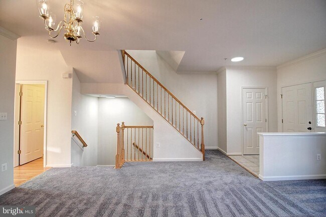 Building Photo - 2604 Emerson Dr