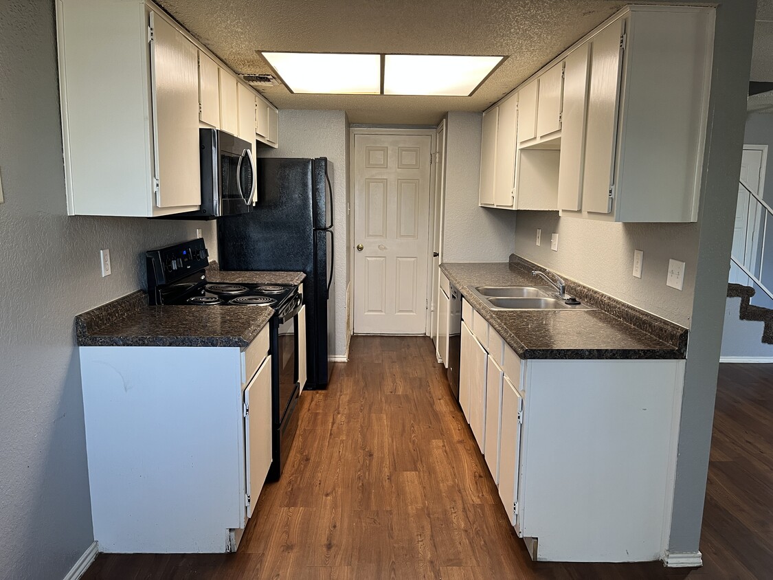 Cocina - 926 Chisholm Cv