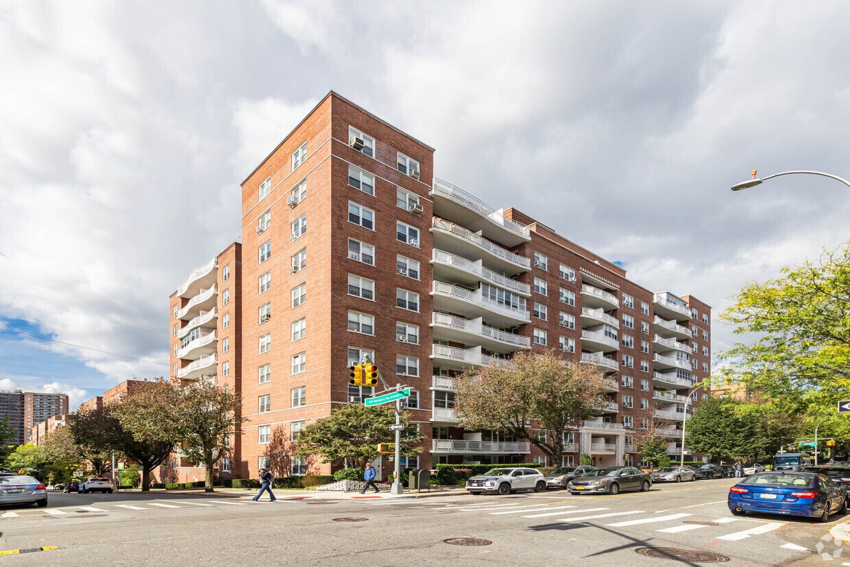 Primary Photo - 6910 108th St