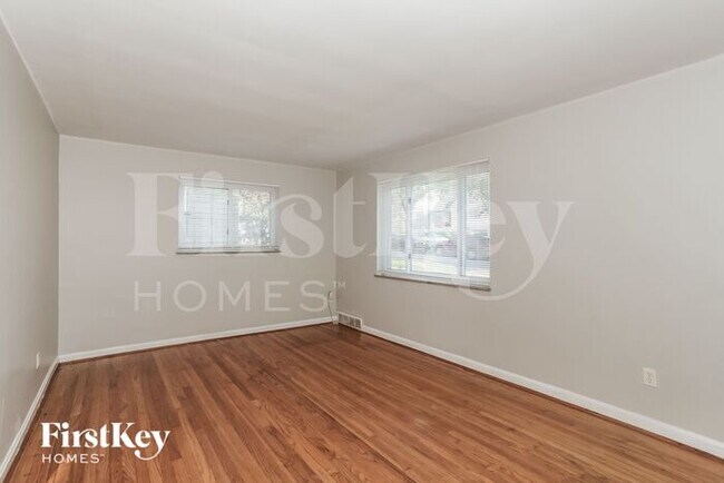 Building Photo - 2849 Veazey Ave