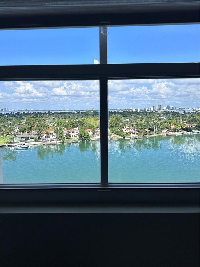 Building Photo - 5880 Collins Ave