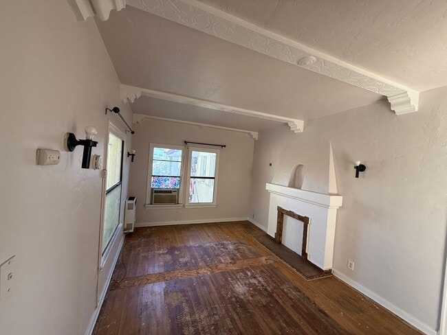 Foto del edificio - 5942 Willoughby Ave