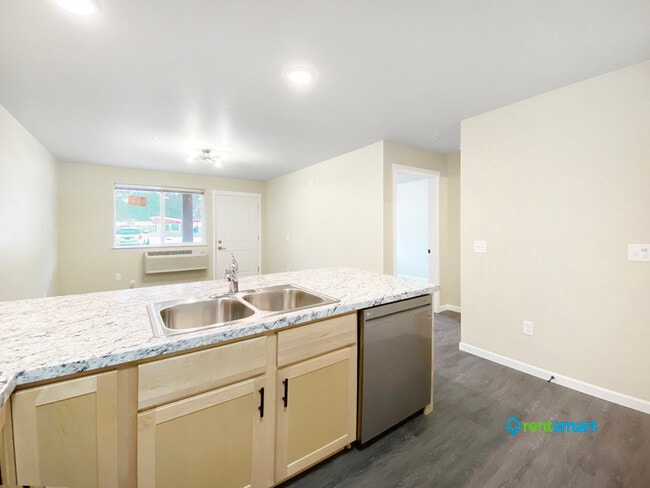 Building Photo - 3484 MT-200