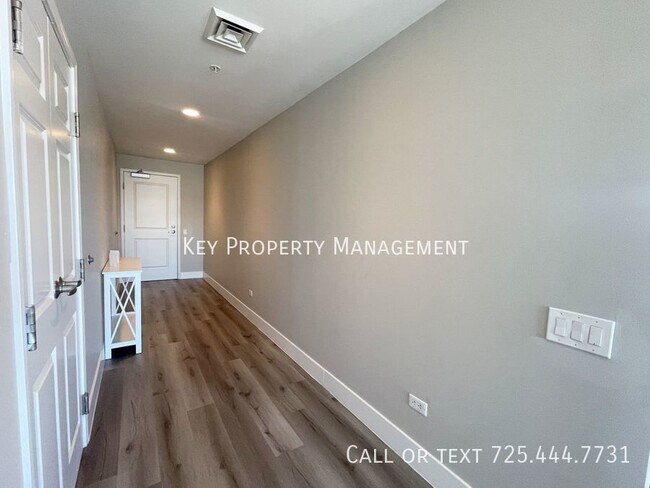 Building Photo - LUXARY 2 BED, 2 BATH HIGH RISE CONDO IN AL...