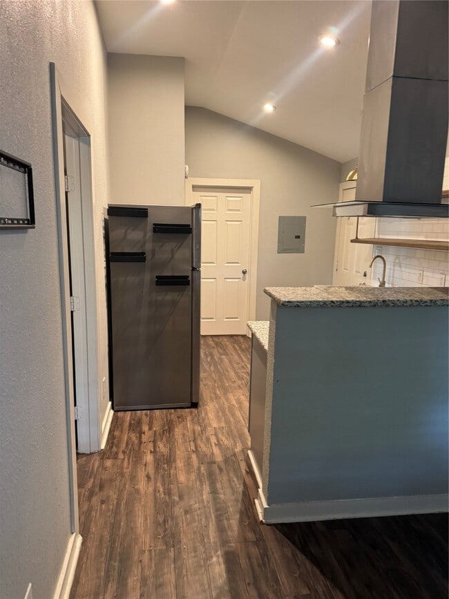 Building Photo - 4630 Woodside St