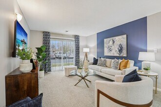Spacious living room with carpet - Vetra 5480