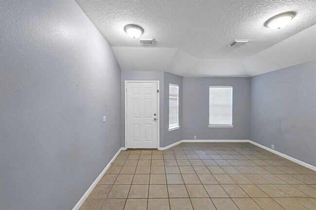 Building Photo - 21226 Somerset Park Ln