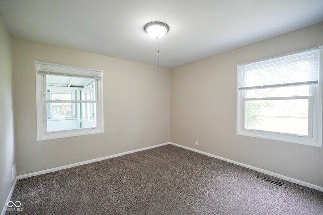 Foto del edificio - 710 Brooks Dr