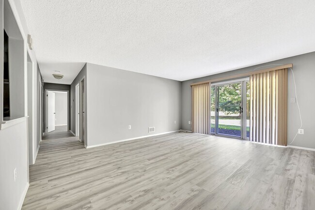 Building Photo - 59 Juniper Way