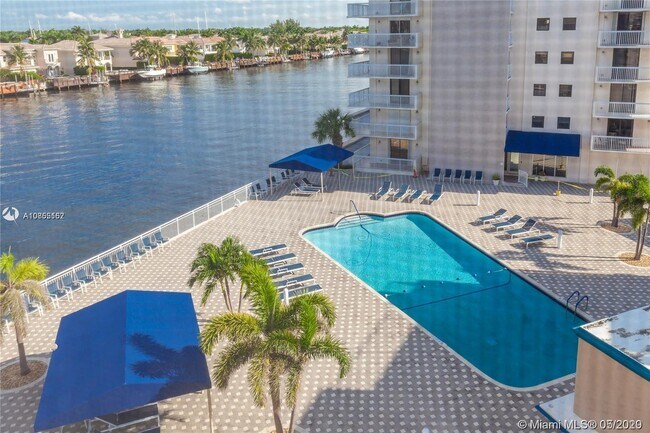 Building Photo - 1600 S Ocean Dr 6G Hollywood Fl 33019