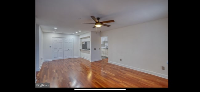 Sala de estar - 405 Waters Edge Dr