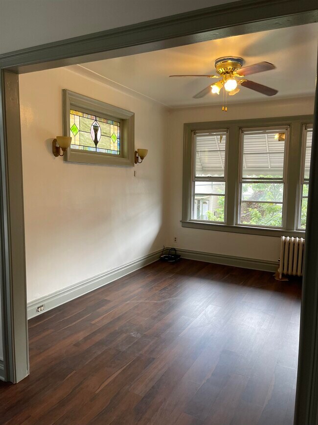 Building Photo - 296 Chapel Ave