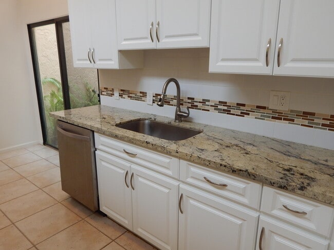 Building Photo - 22793 Meridiana Dr