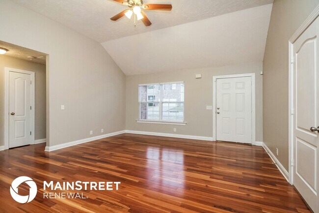 Building Photo - 3548 Mt View Ridge Dr