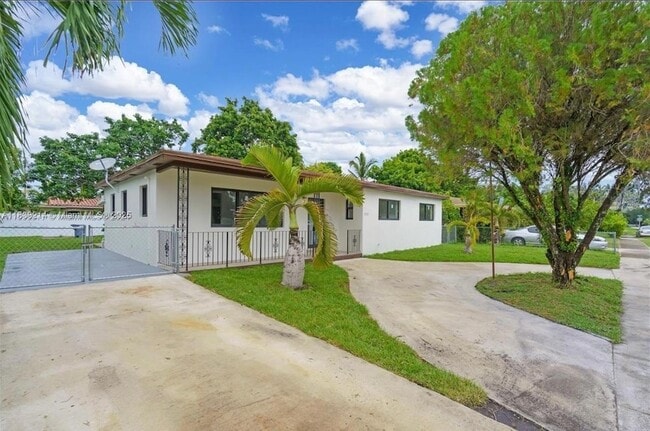 Building Photo - 1521 NW 134th St