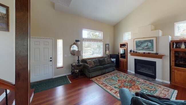 Foto del edificio - Beautiful sunny home