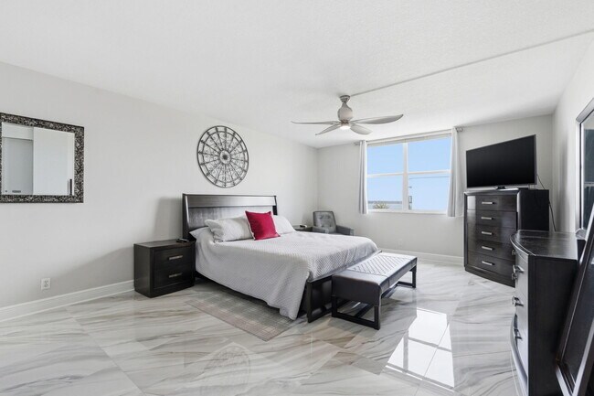 Foto del edificio - 3450 S Ocean Blvd