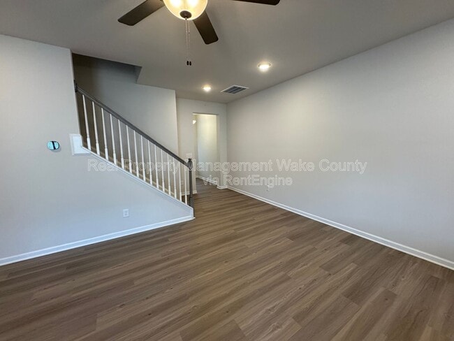 Building Photo - 122 Roebuck Ln