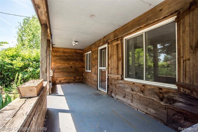 Building Photo - 202 North Dr