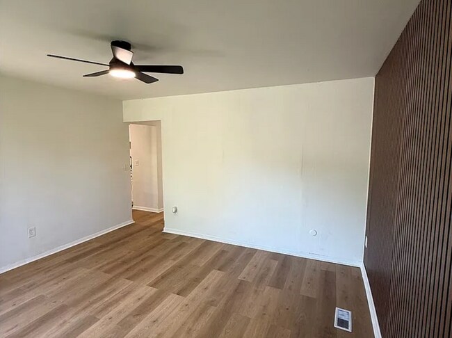 Foto del edificio - 3540 Teaberry Dr