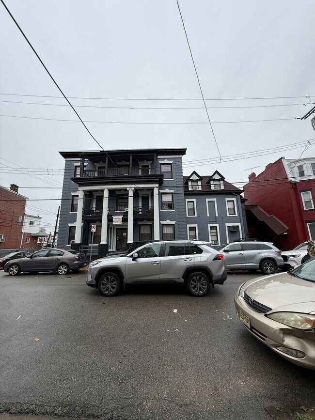 Building Photo - 3443 Ward St