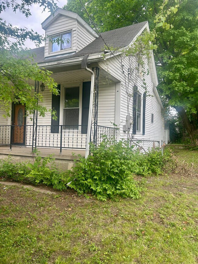 Foto del edificio - 8824 Huiskamp Ave