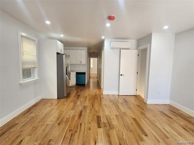 Foto del edificio - 330 Taylor Ave