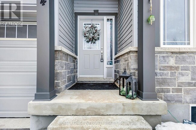 Building Photo - 194 Adley Dr