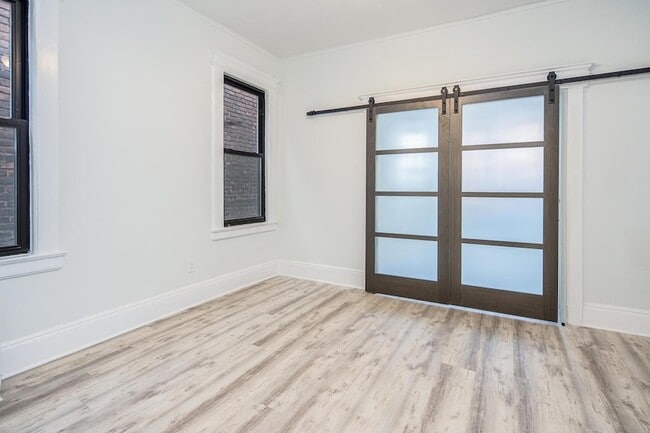 Foto del edificio - 311 64th St