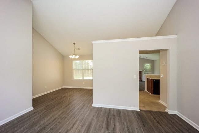 Building Photo - 295 Harkness Pl