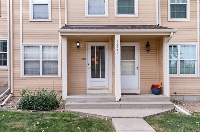 Foto del edificio - Charming Townhome for Rent in Timber Lake ...