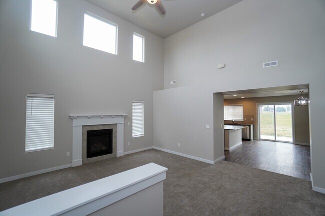 Foto del edificio - 13776 S Piano Ave