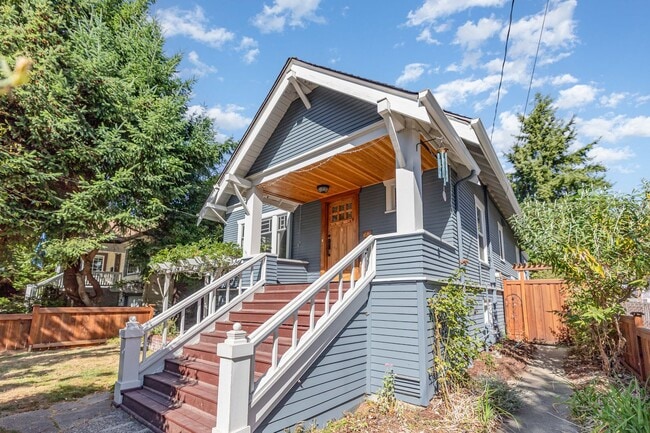 Building Photo - Sunset Hill Home