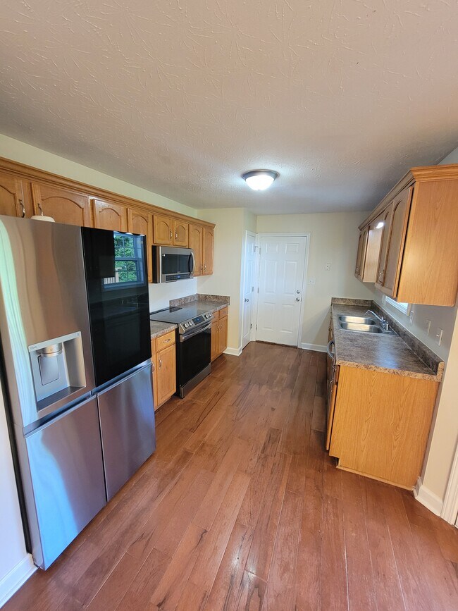 kitchen - 11665 Julien Rd