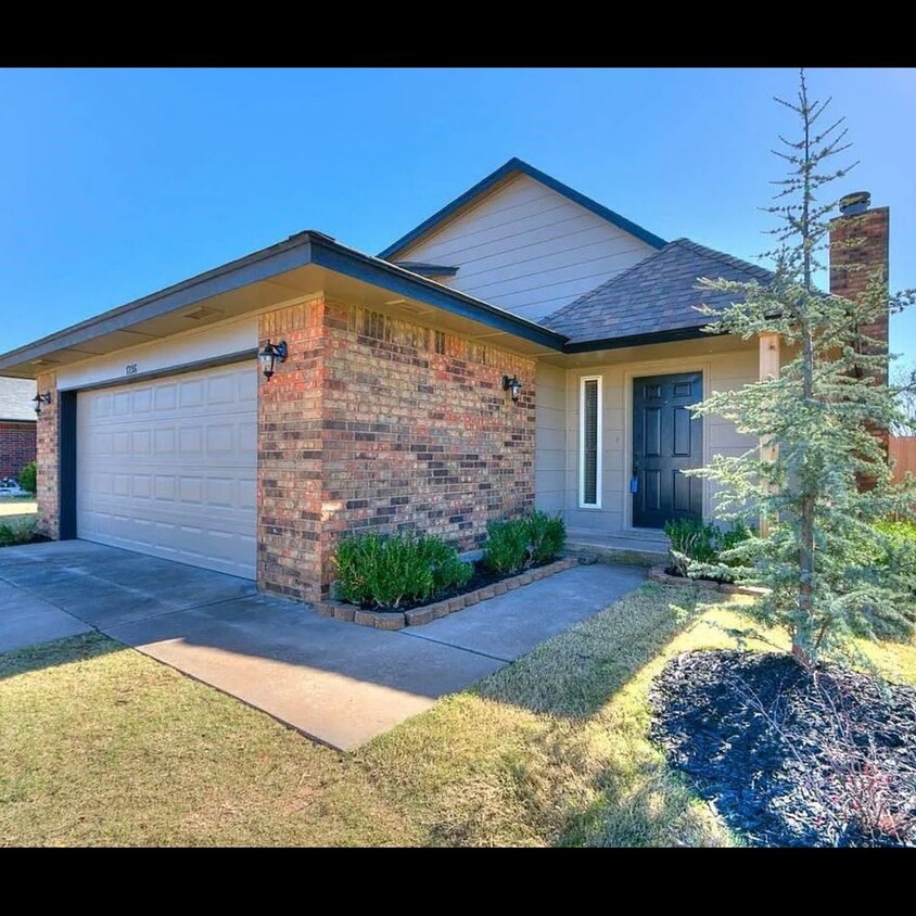 Foto principal - New Year New Home!! This Beautiful 2 story...