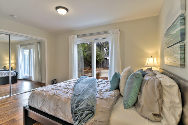 Foto del edificio - 2614 Barcells Ave