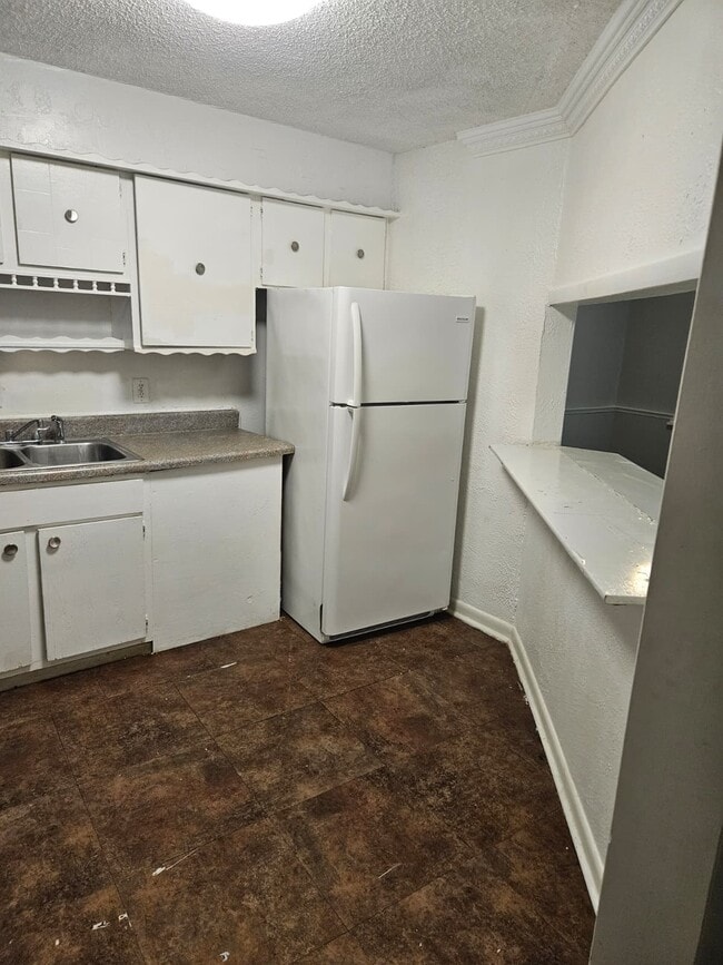 Building Photo - 270 Tampa Dr