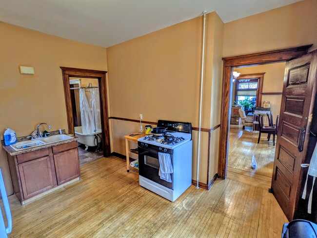Foto del edificio - 2432 Elliot Ave