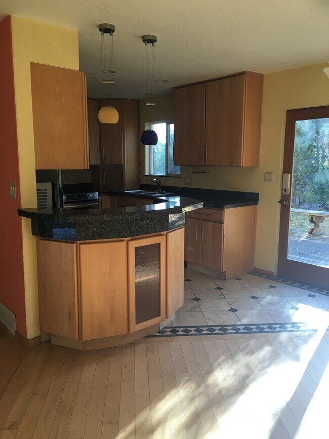 Foto del edificio - Lovely S. Boulder 5BD House on Open Space - Available June 1st!