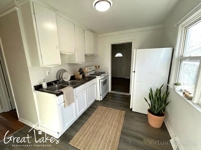 Foto del edificio - Charming 2 bedroom / 1 bathroom house now available for rent!