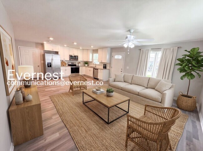 Foto del edificio - 3 Bed, 2 Bath Home with Carport / Available Now!