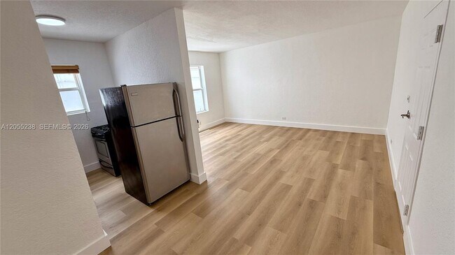 Foto del edificio - 7334 Harding Ave