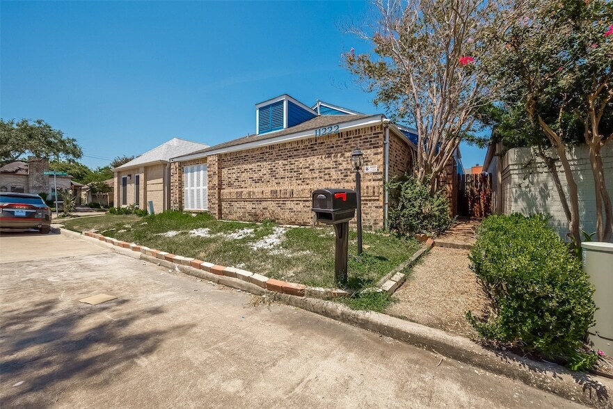Foto principal - 11222 Forked Bough Dr