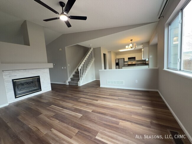 Foto del edificio - 5921 Fossil Dr