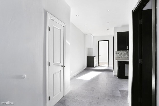 Building Photo - 2 br, 1 bath Apartment - 230 W 107th St 5G 5G