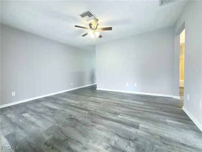 Building Photo - 1103 SE 46th Ln