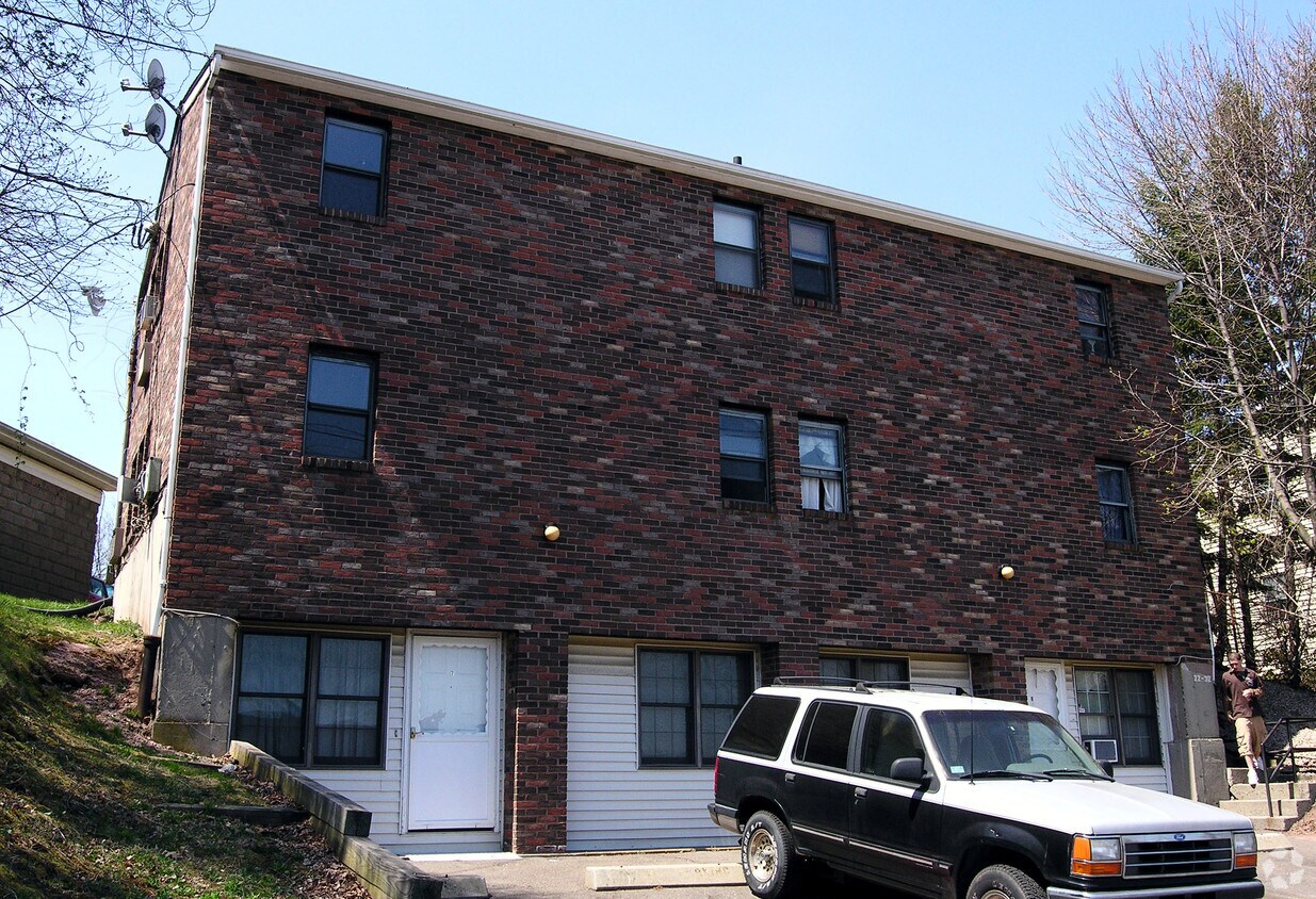Primary Photo - 22 Peat Meadow Rd