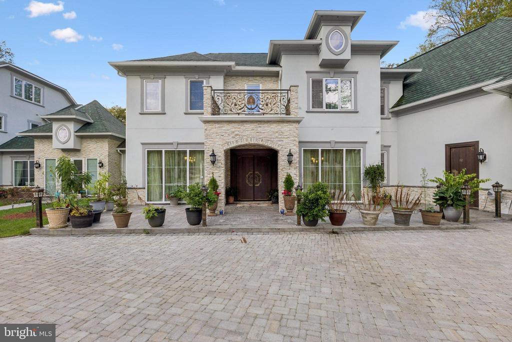 Foto principal - 855 Dolley Madison Blvd